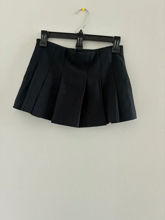 Abercrombie & Fitch Black Pleated Mini Skort - Picture 5 of 5